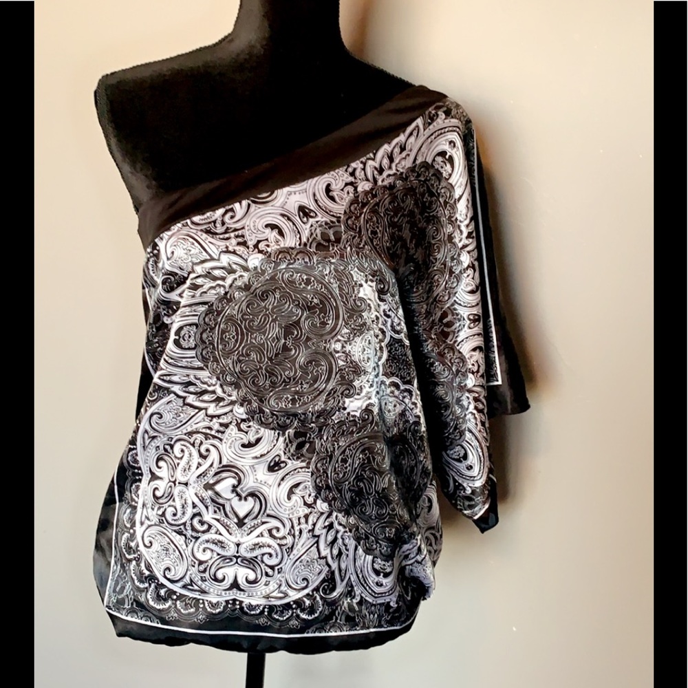 One sleeved satin blouse